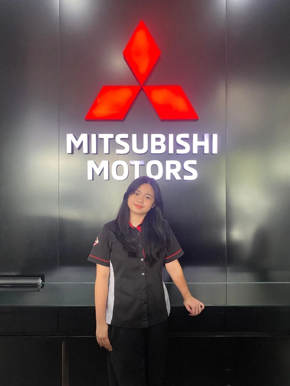 Foto Vioneta Wijaya Sales Executive Mitsubishi Medan
